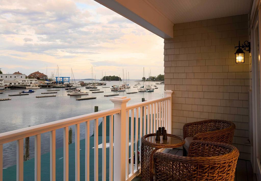 Deluxe King Room with Harborview